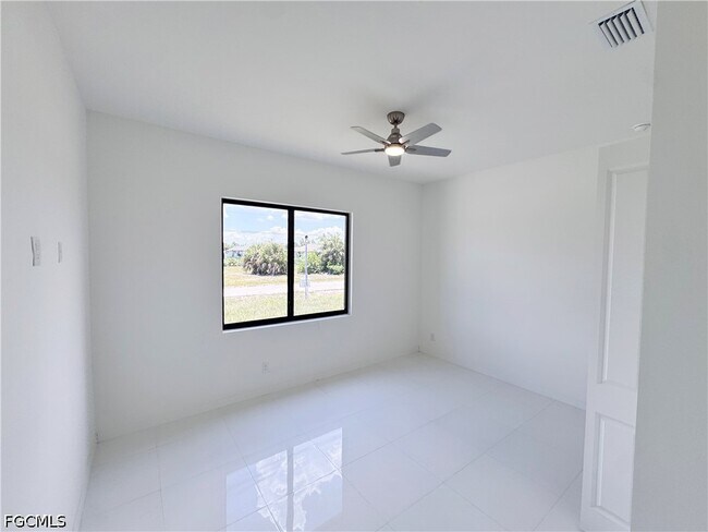 Building Photo - 3032 NW 41st Ave