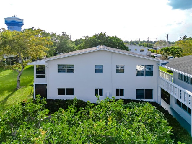 Building Photo - 369 Tilford Q