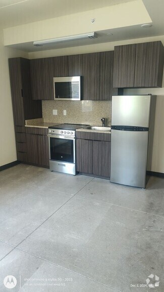 Building Photo - Conveniently located, utilities incl, A/C...