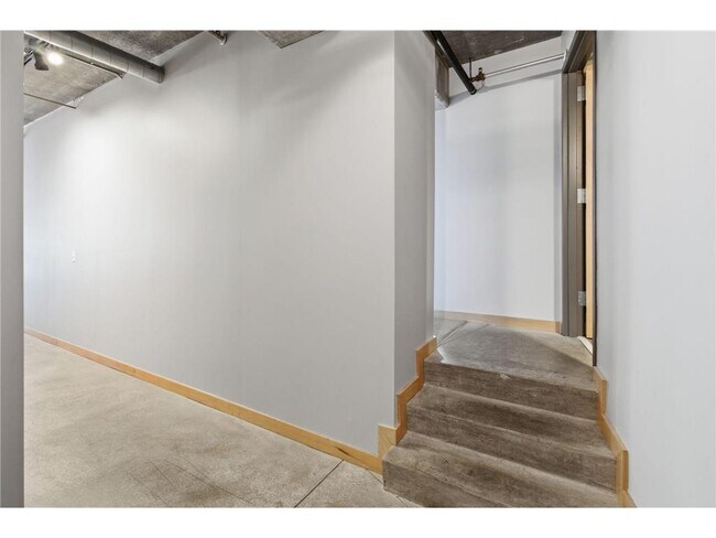 Building Photo - 710 N 4th St