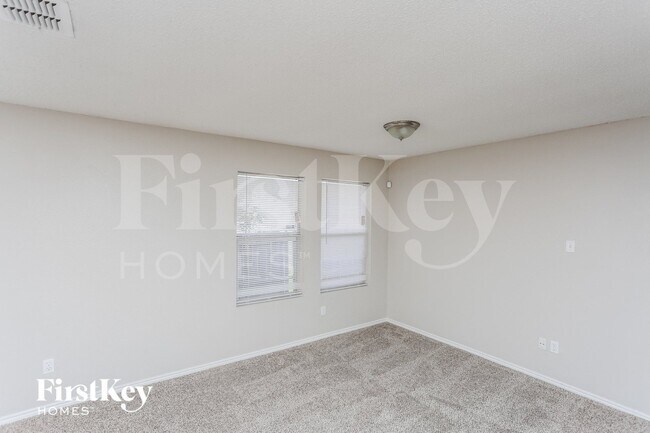 Building Photo - 8709 Saddle Ridge Cir