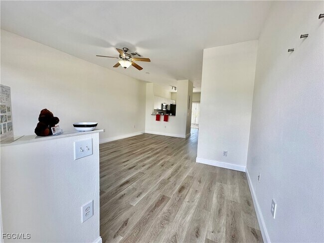 Building Photo - 3627 Pine Oak Cir
