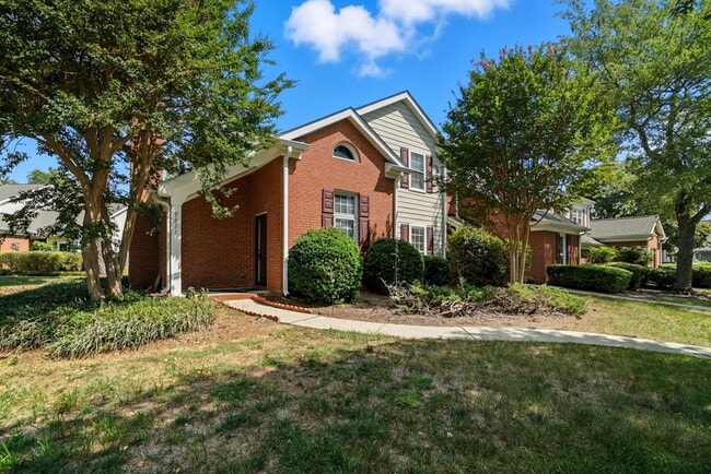 Building Photo - 9221 N Vicksburg Park Ct