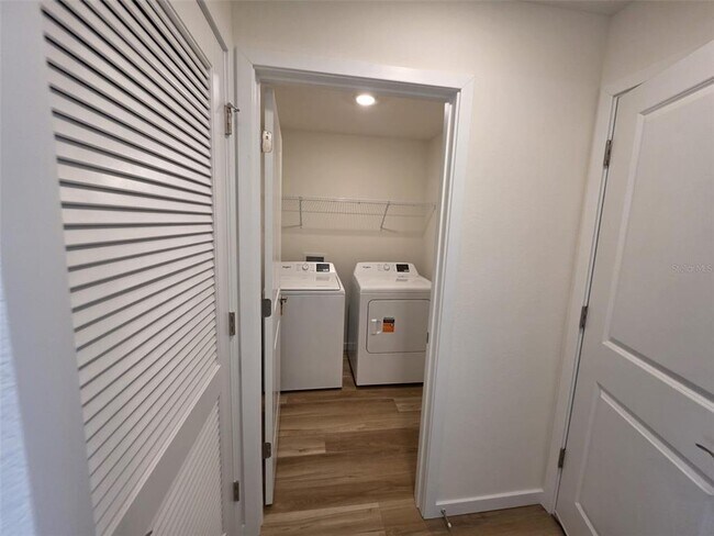 Building Photo - 4631 SW 88 Pl
