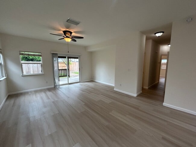 Building Photo - 2541 Carnival Dr