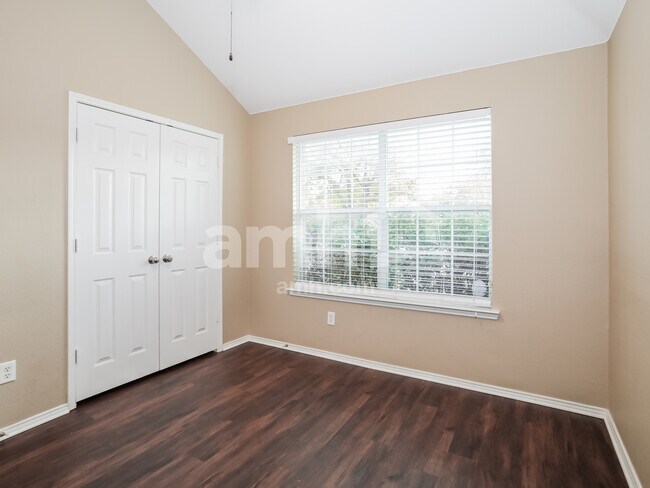 Building Photo - 2024 Shady Glen Trail