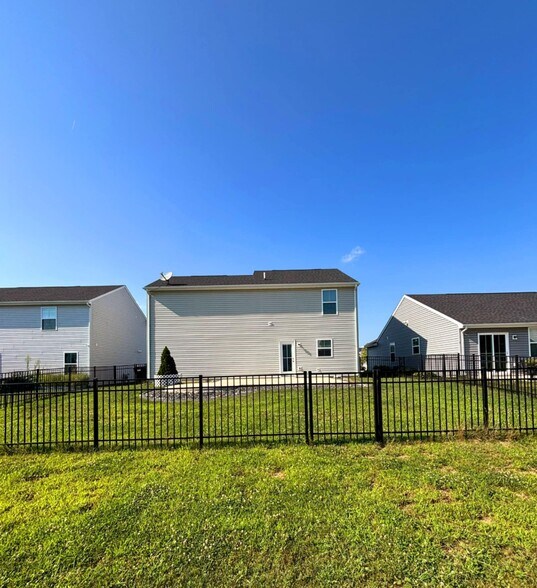 Back - 8511 Fownes Ln