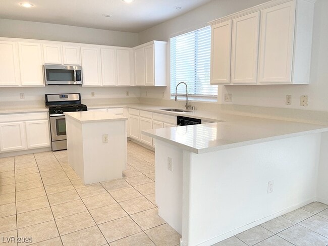 Building Photo - 4638 San Vito St