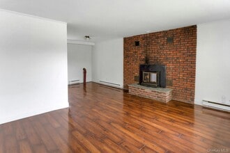 Building Photo - 74 Lakeshore Dr E