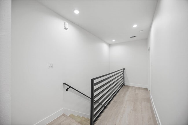 Building Photo - 8218 Lawler St