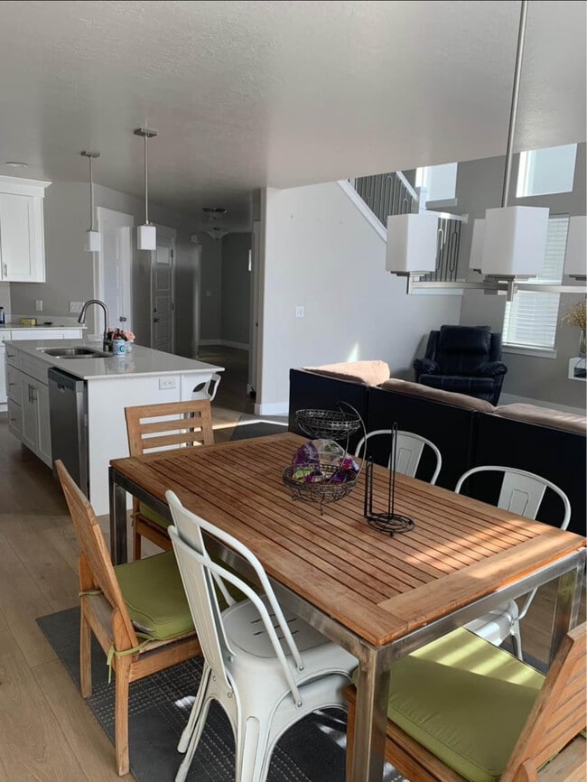 Building Photo - 4133 W 1760 N