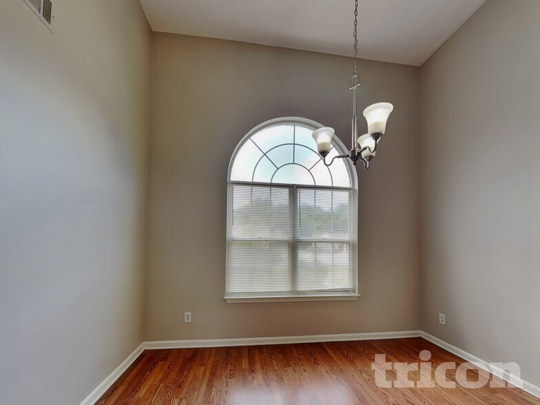 Building Photo - 931 Tilford Point Pl