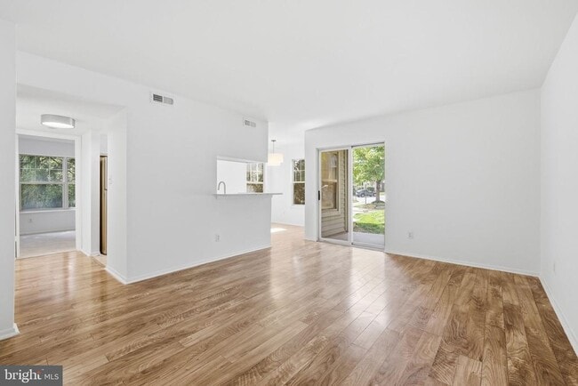 Building Photo - 1703 Ascot Way