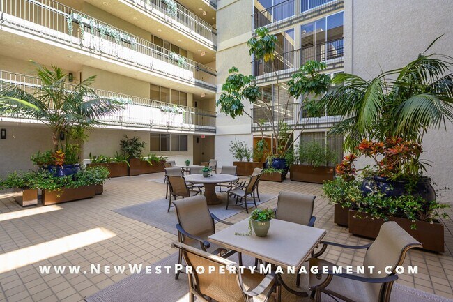 Building Photo - Expansive La Jolla Village 2 Bedroom at De...