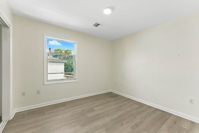 Building Photo - 70 Lembeck Ave