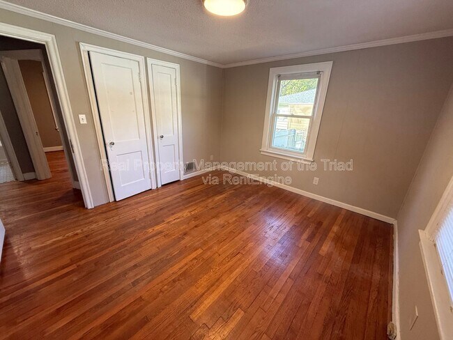 Building Photo - 2203 Maywood St