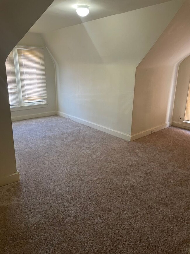 Building Photo - Steelton PA- 3 Bedroom Apartment