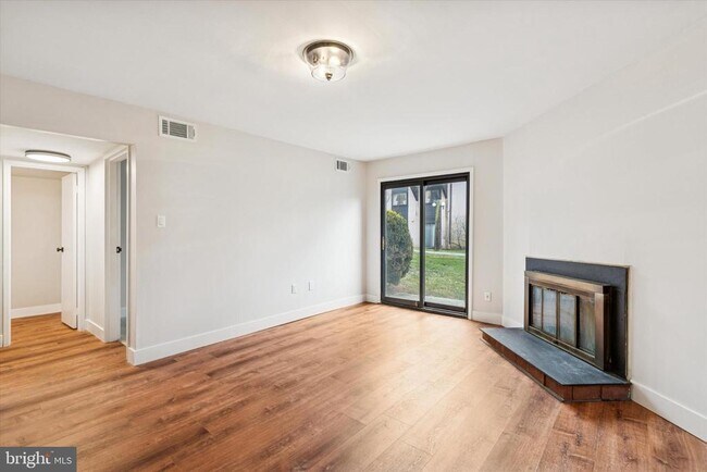 Building Photo - 1609 Painters Crossing