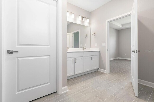 Building Photo - 5595 Delight Ave