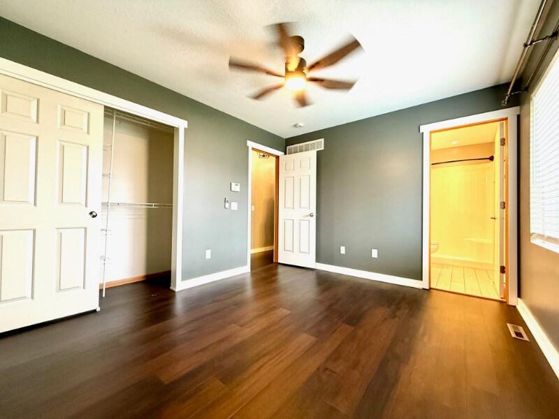 Building Photo - 505 SE Pleasant View Dr