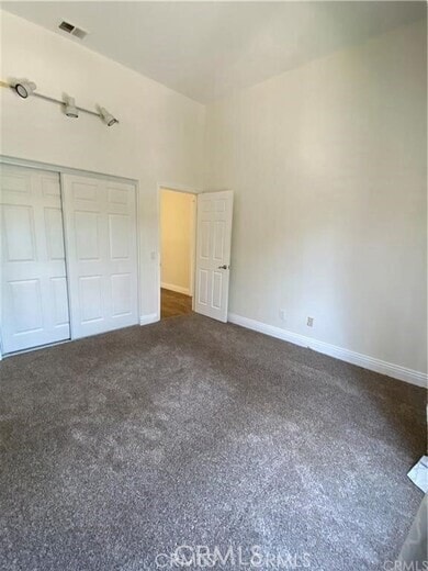 Building Photo - 14 Hillgate Pl