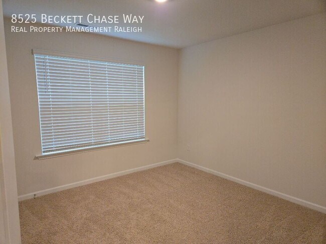 Building Photo - 8525 Beckett Chase Wy