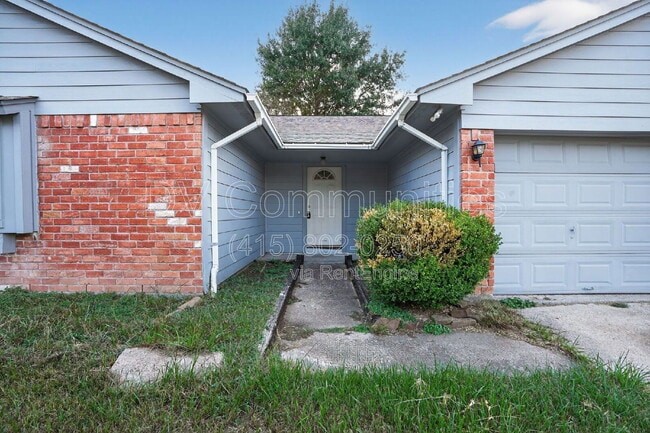 Building Photo - 20021 Cottonglade Ln