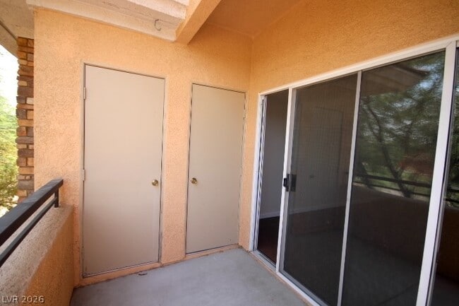 Building Photo - 704 Peachy Canyon Cir