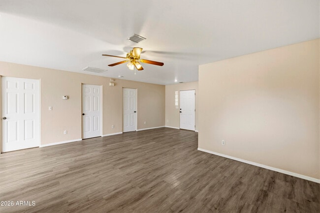 Building Photo - 7131 E Thrush Ln