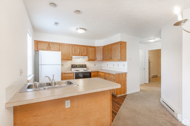 Building Photo - 4180 Pine Dr