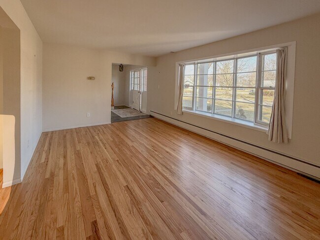 Building Photo - 2710 Pendleton Dr