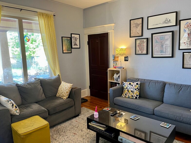 Living Room - 2732 N Fratney St