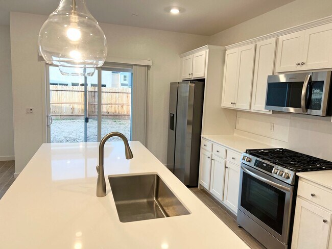 Building Photo - Charming 3-Bedroom Single Story Home for Rent