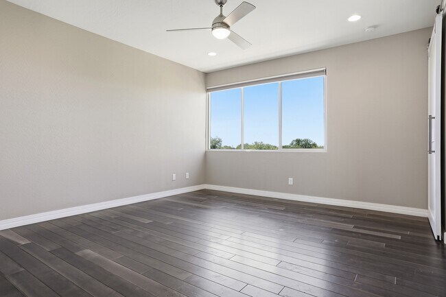 Building Photo - 7471 E Paraiso Dr