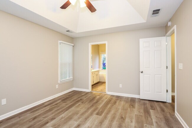 Building Photo - 10550 Windsor Park Dr