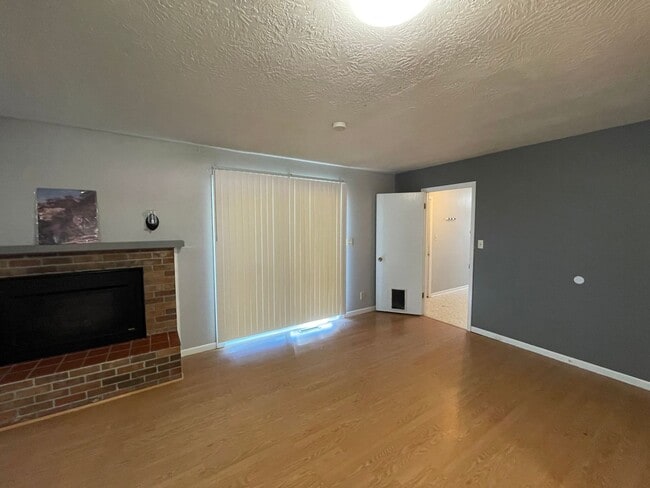 Building Photo - Rare Opportunity to Rent Single Family 3 Bedroom Home in McCook Lake, SD