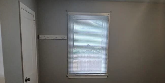 Building Photo - 907 Crestline Rd NW