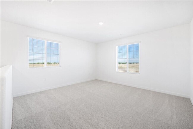 Building Photo - 3685 Vestland Ct