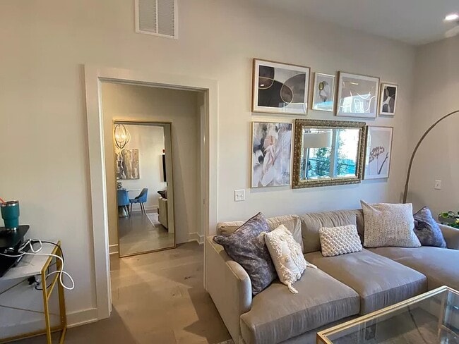 Building Photo - 575 S Goddard Blvd