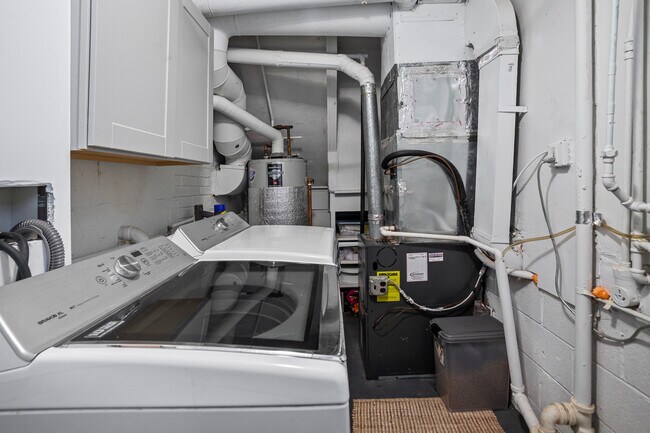 Building Photo - 449 Longfellow Ave