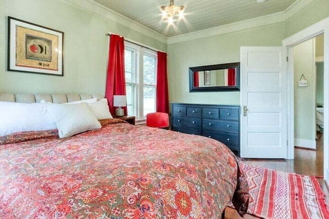Building Photo - Rare Character Craftsman Bungalow in The H...