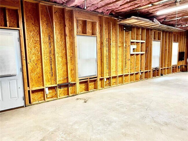 Building Photo - 3366 Kenyon Creek Dr NW