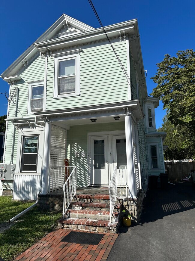 Primary Photo - 14 Avon St