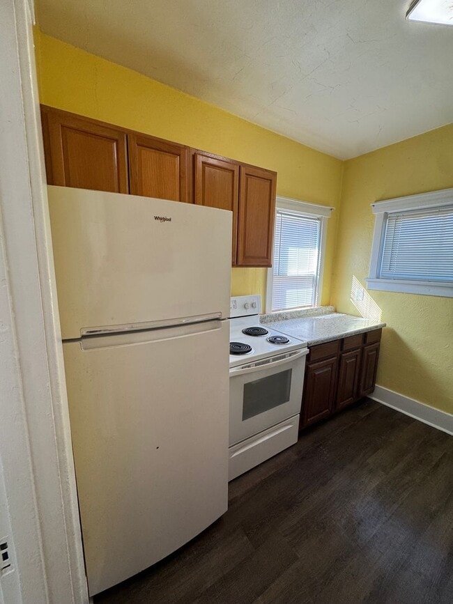 Building Photo - Main level house