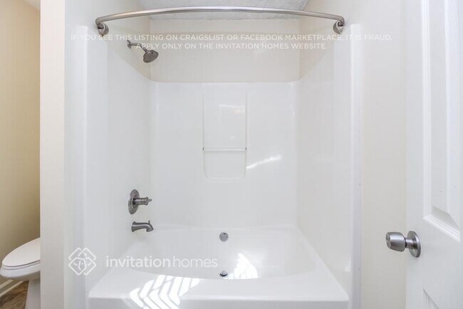 Building Photo - 1718 Independence Dr