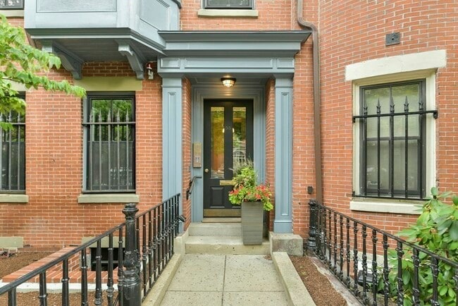 Building Photo - 55 Clarendon St