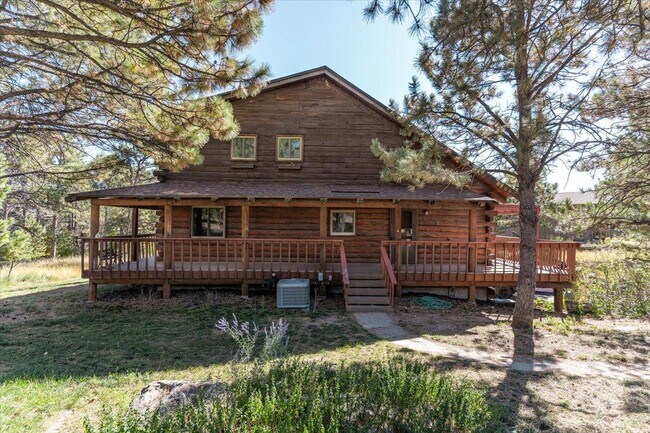 Building Photo - 6200 Pine Hollow Dr