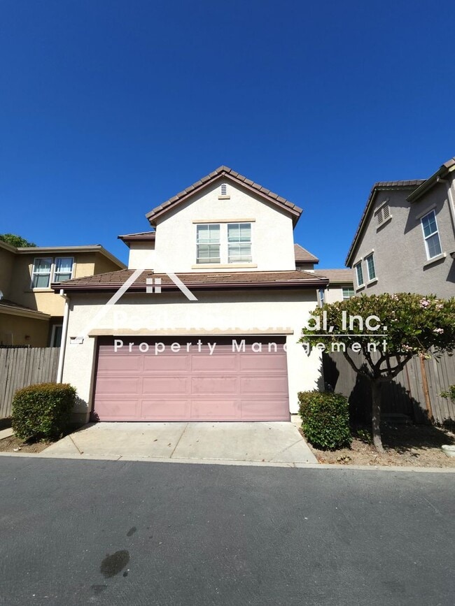 Building Photo - A Beautiful 3bd/2.5ba North Natomas Home with 2-Car Garage!