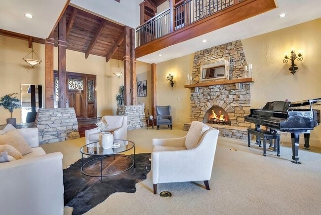 Building Photo - 10577 Down Lakeview Cir