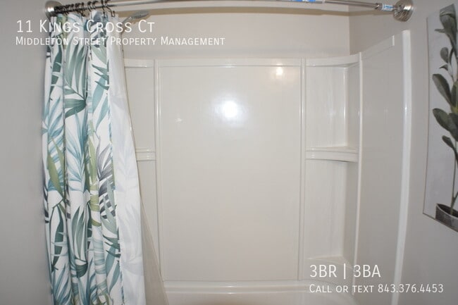 Building Photo - 11 King's Cross Ct